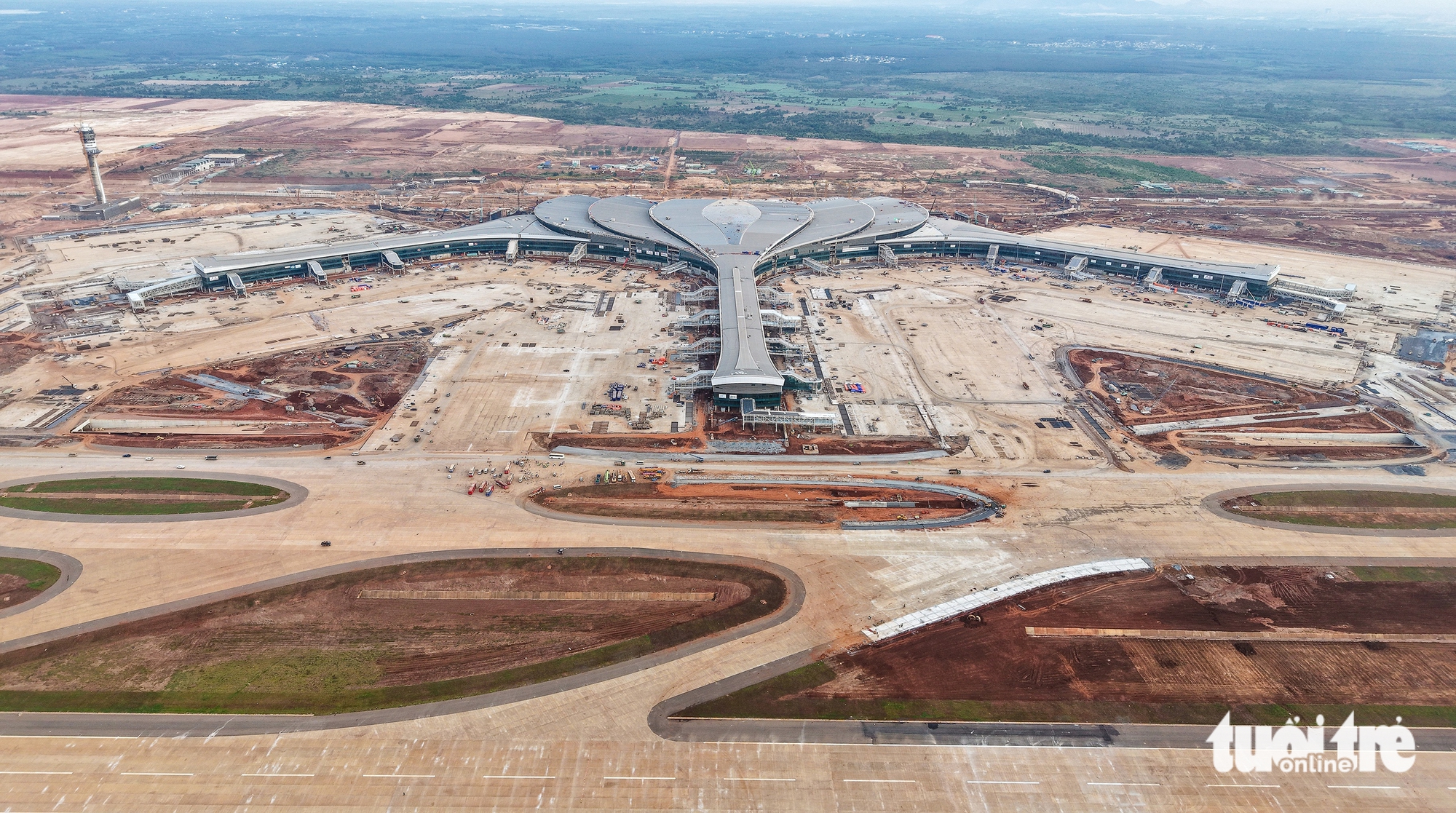 TP.HCM ưu tiên làm đường sắt nối hai sân bay Tân Sơn Nhất - Long Thành - Ảnh 1.