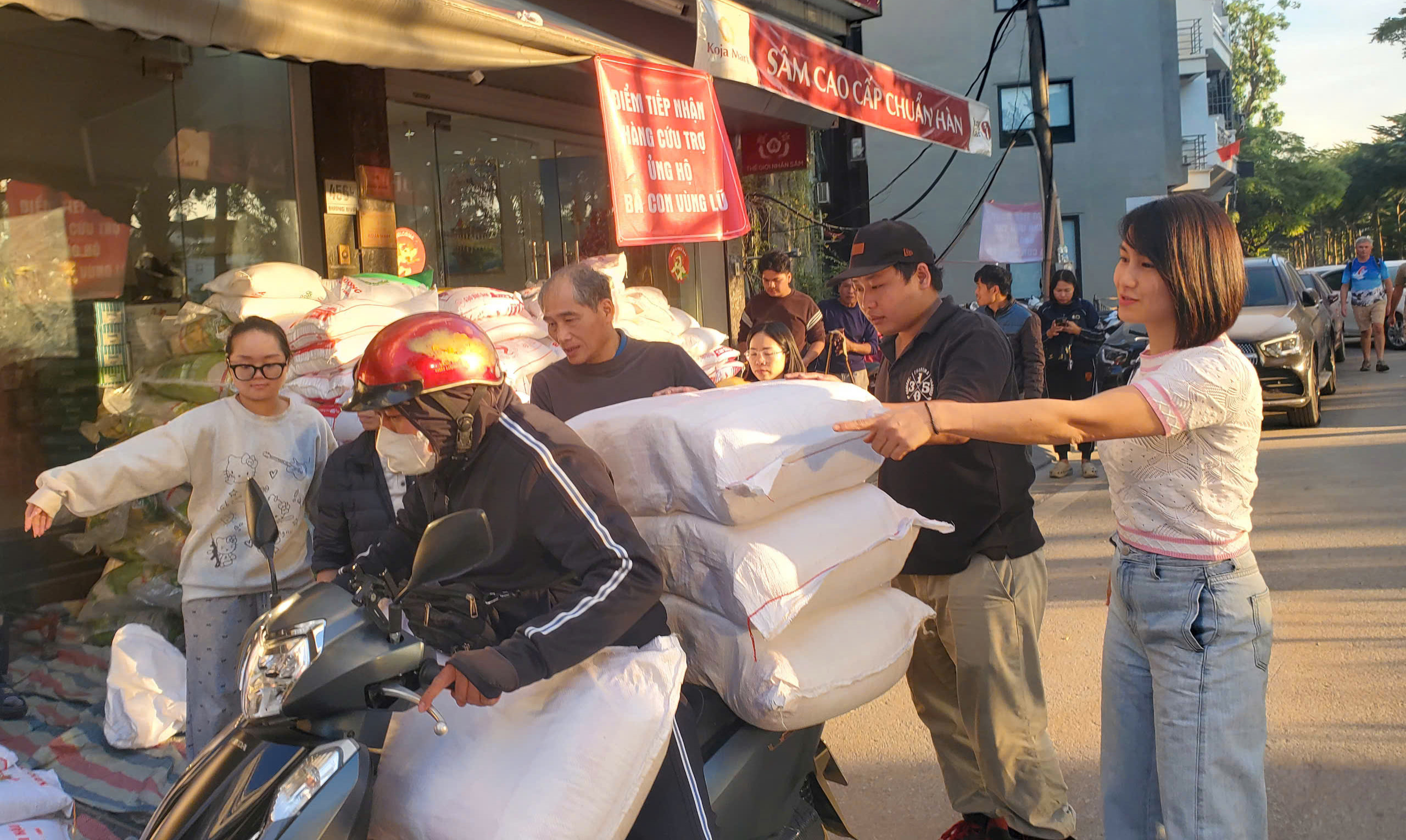 nghĩa đồng bào - Ảnh 1.