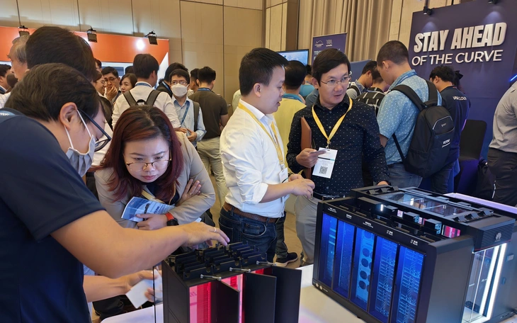 Foreign firm leaders praise Vietnam’s rapid AI adoption, semiconductor potential
- Ảnh 1.
