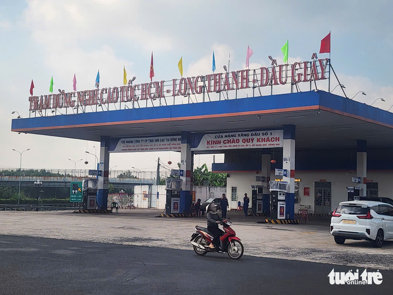 Cả trăm km cao tốc chỉ có 2 cây xăng Châu Thành, Đồng Nai buộc VEC chịu trách nhiệm nếu 'đứt gãy' - Ảnh 1.