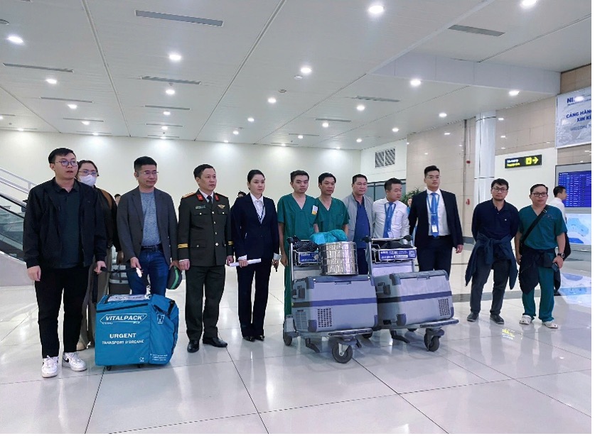 Ca ghép gan xuyên Việt trong ngày cuối cùng của năm 2025 - Ảnh 1.
