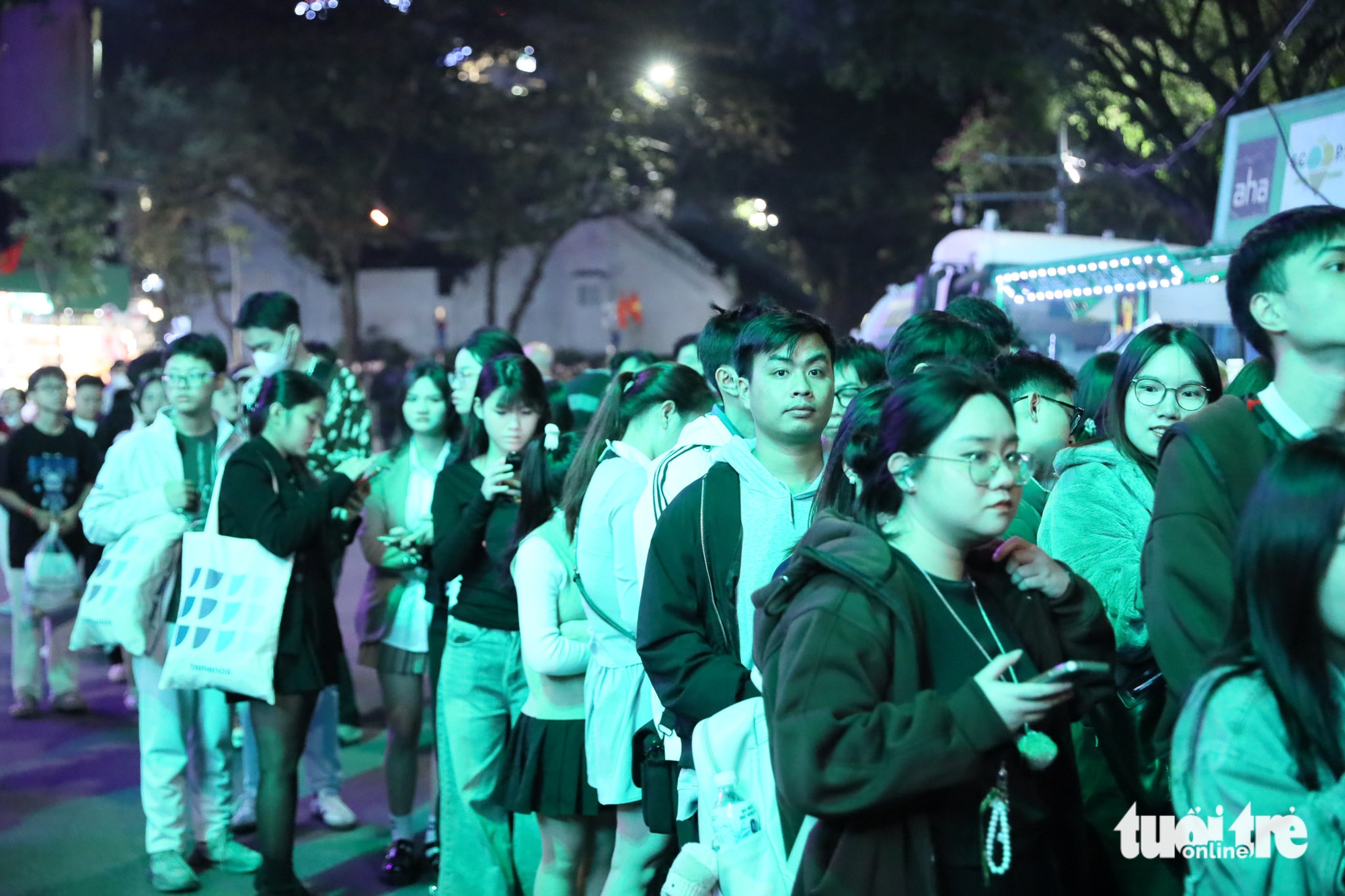 កាំជ្រួចដ៏អស្ចារ្យស្វាគមន៍ឆ្នាំថ្មី ២០២៦ - រូបថតទី ៣។