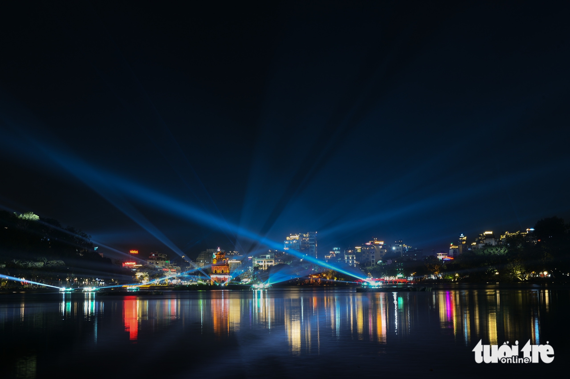 កាំជ្រួចដ៏អស្ចារ្យស្វាគមន៍ឆ្នាំថ្មី ២០២៦ - រូបថតទី ៦។