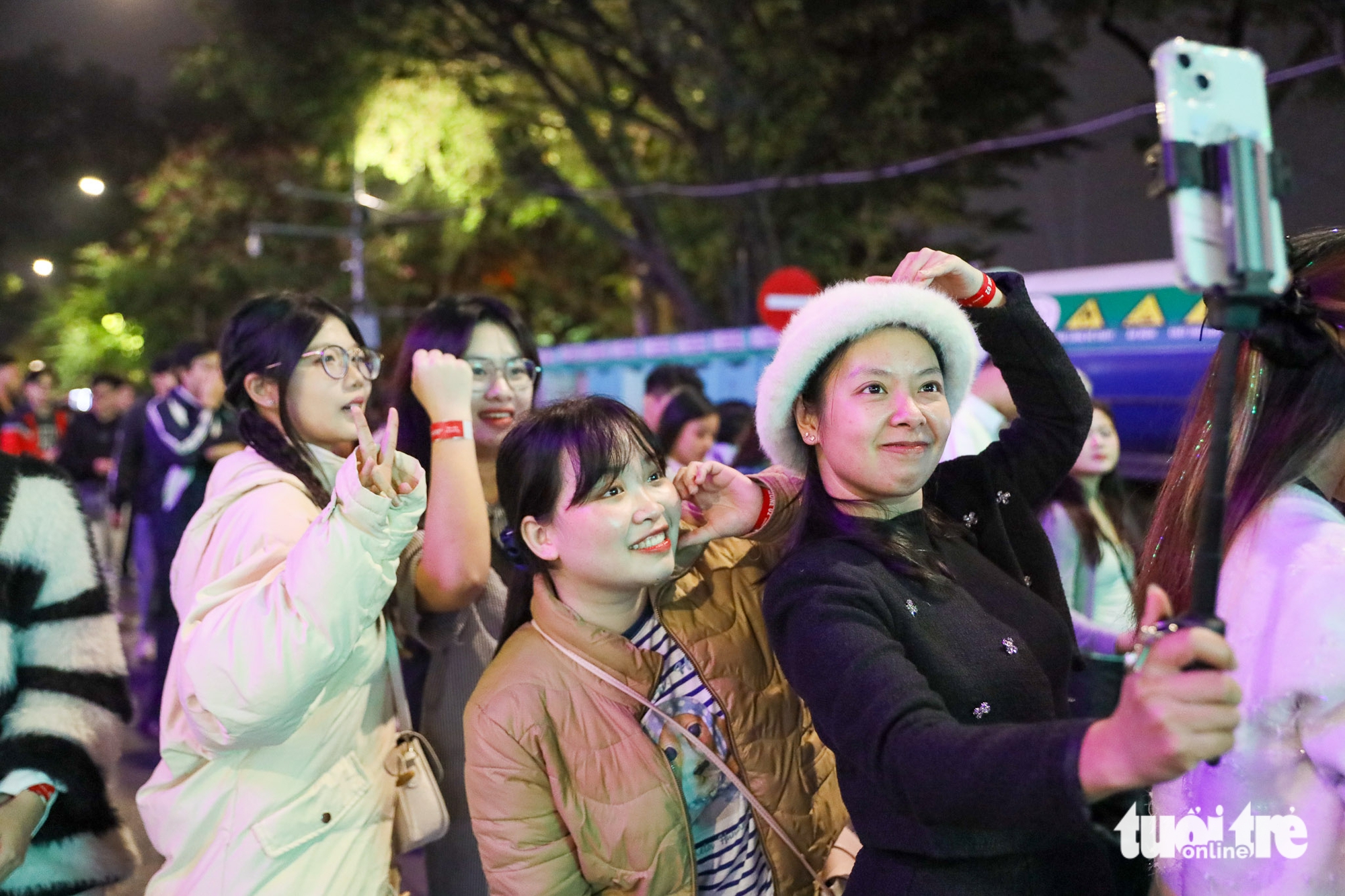 កាំជ្រួចដ៏អស្ចារ្យស្វាគមន៍ឆ្នាំថ្មី ២០២៦ - រូបថតទី ៧។