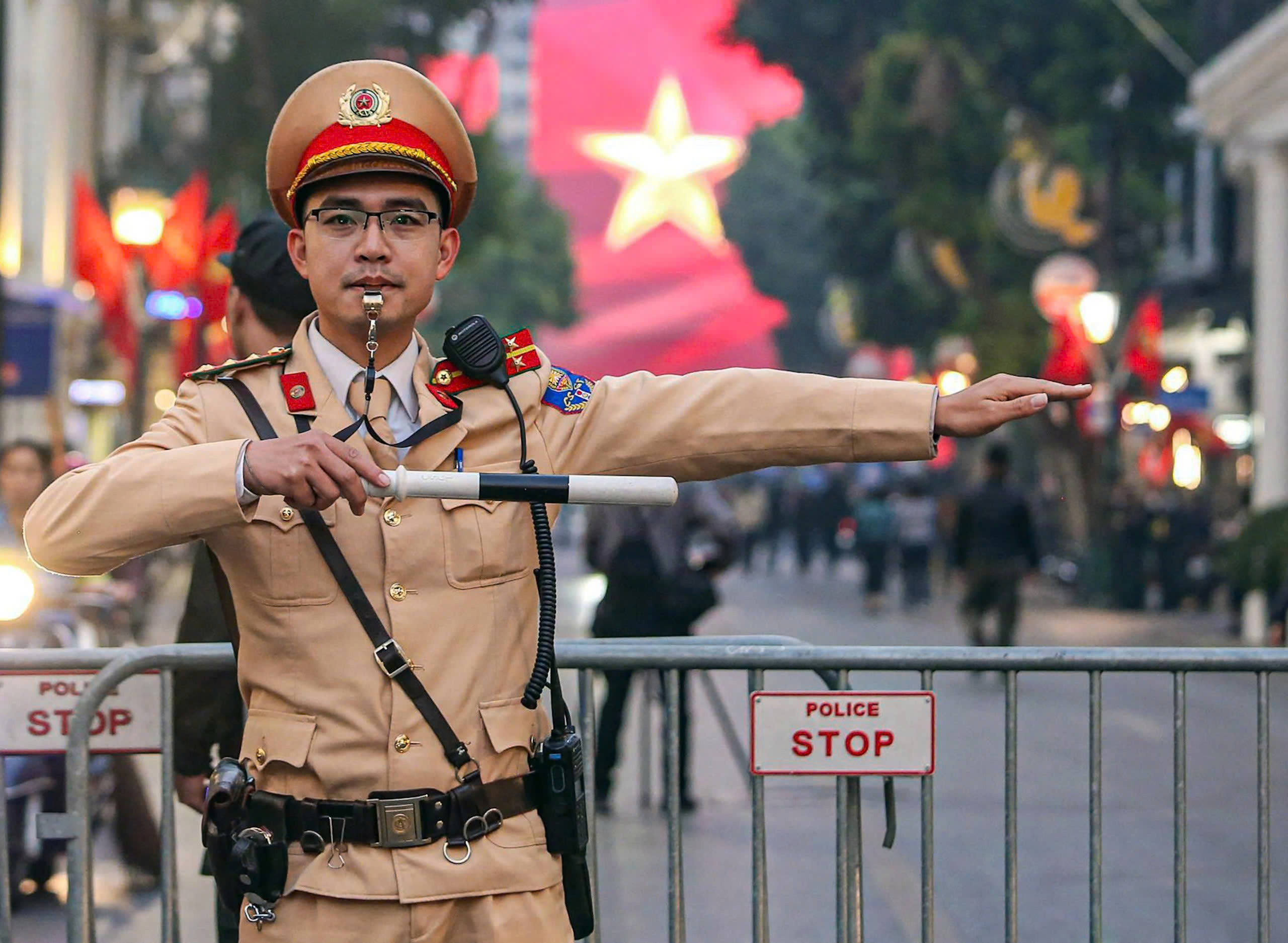 Tạm cấm nhiều tuyến phố trung tâm Hà Nội trong ngày 31-1 - Ảnh 1.