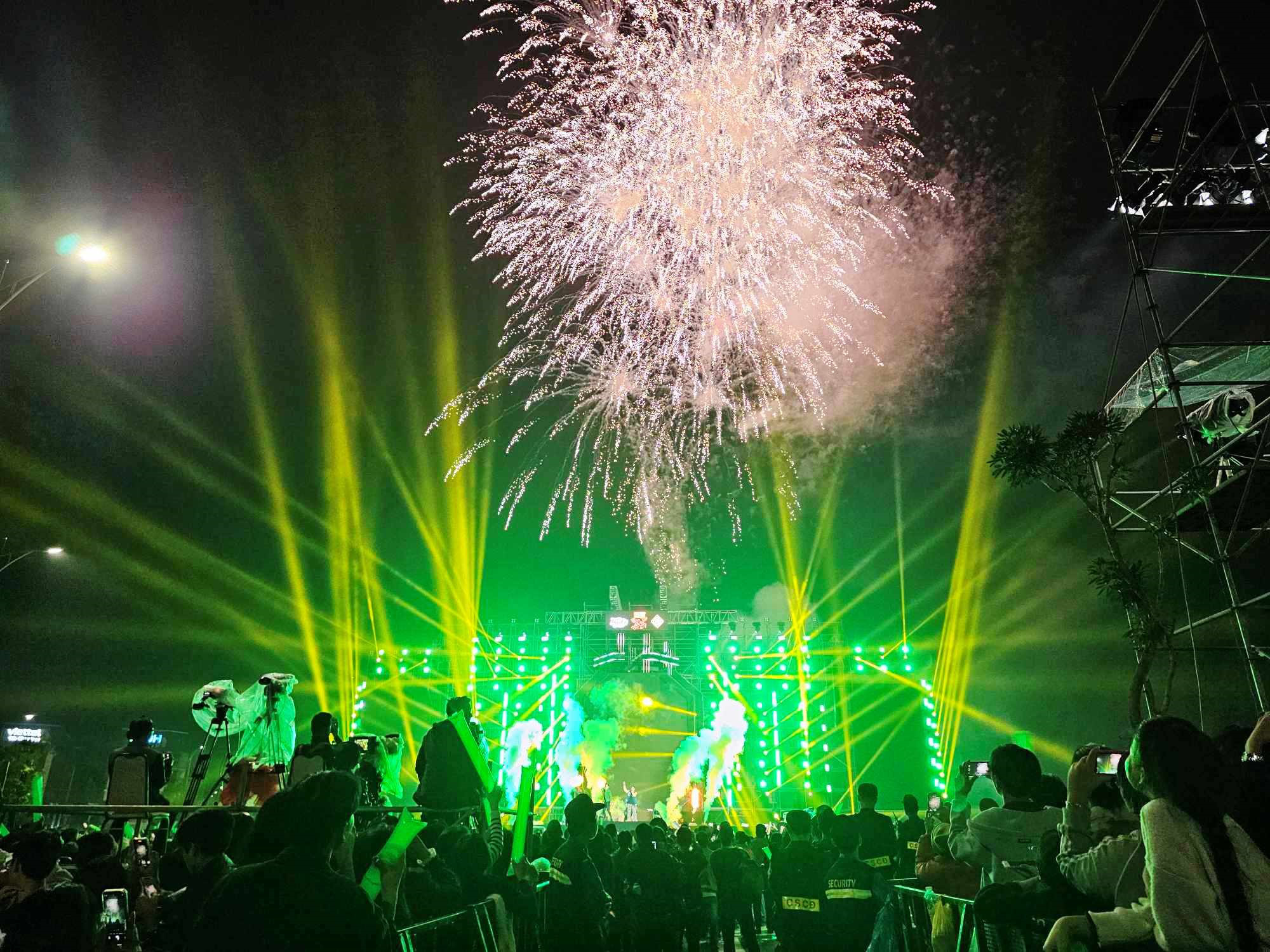 Countdown ở Huế, Đà Nẵng có gì? - Ảnh 1.