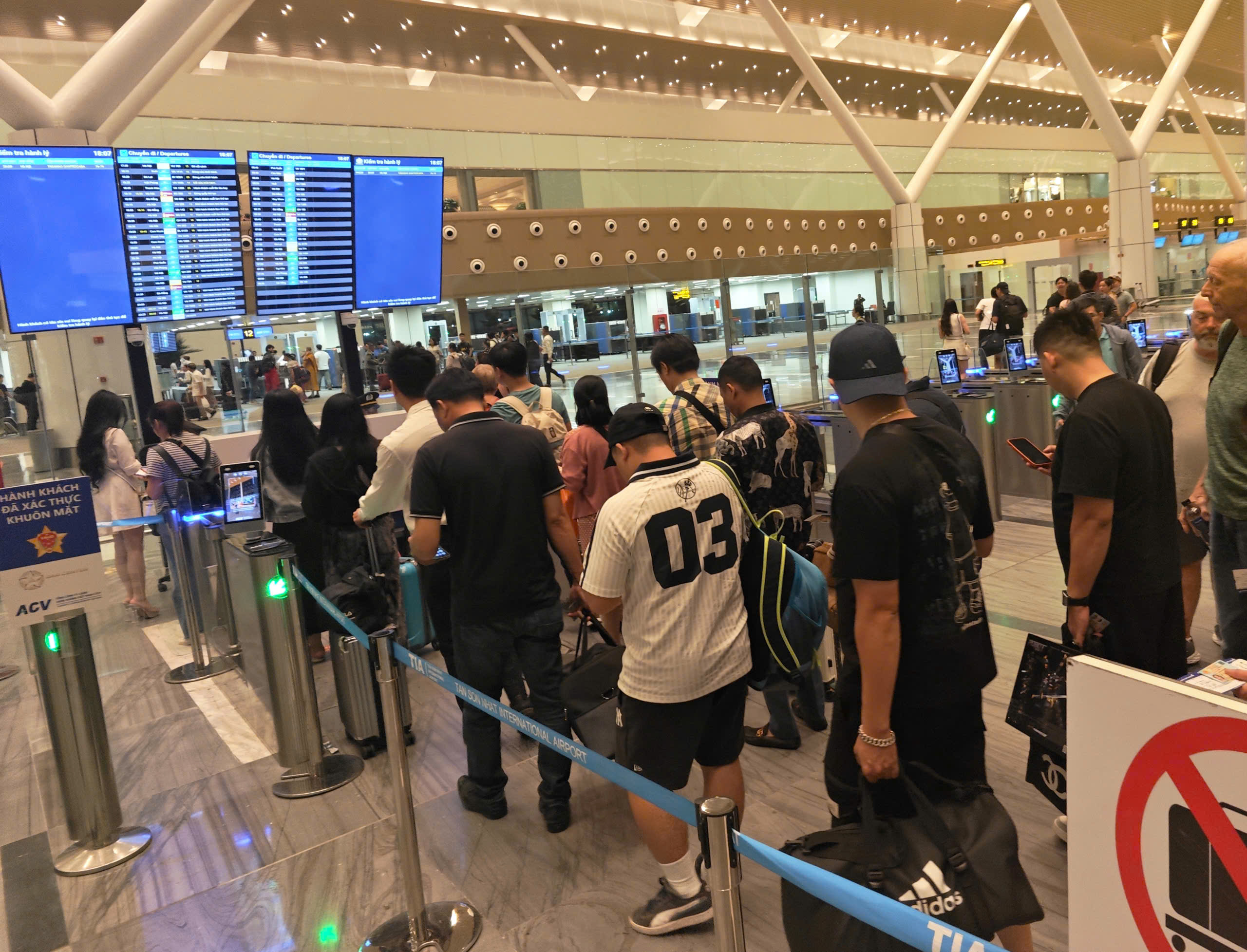 Tân Sơn Nhất - Ảnh 1.