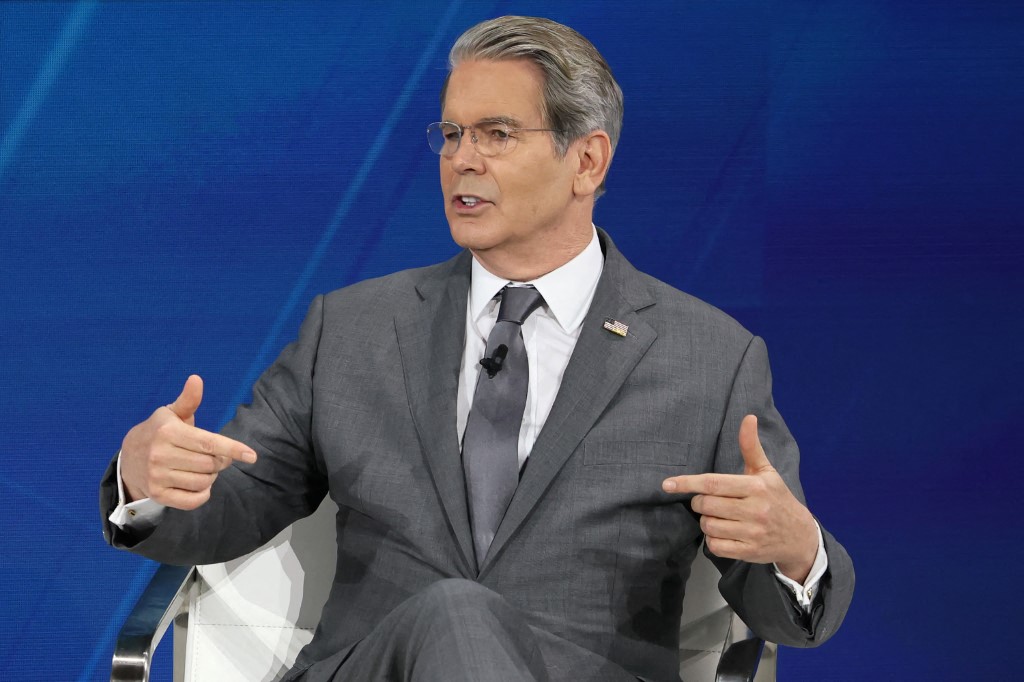 Bộ trưởng Tài chính Mỹ phát biểu gây chú ý: 'Mỹ là đồng minh của Trung Quốc' - Ảnh 1.