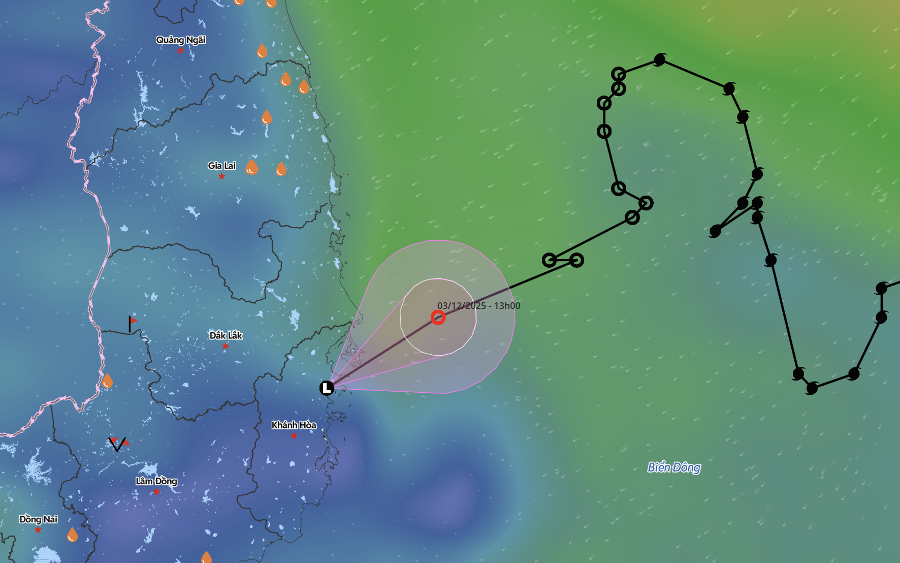 Tropical depression near East Vietnam Sea may intensify into storm  - Ảnh 1.
