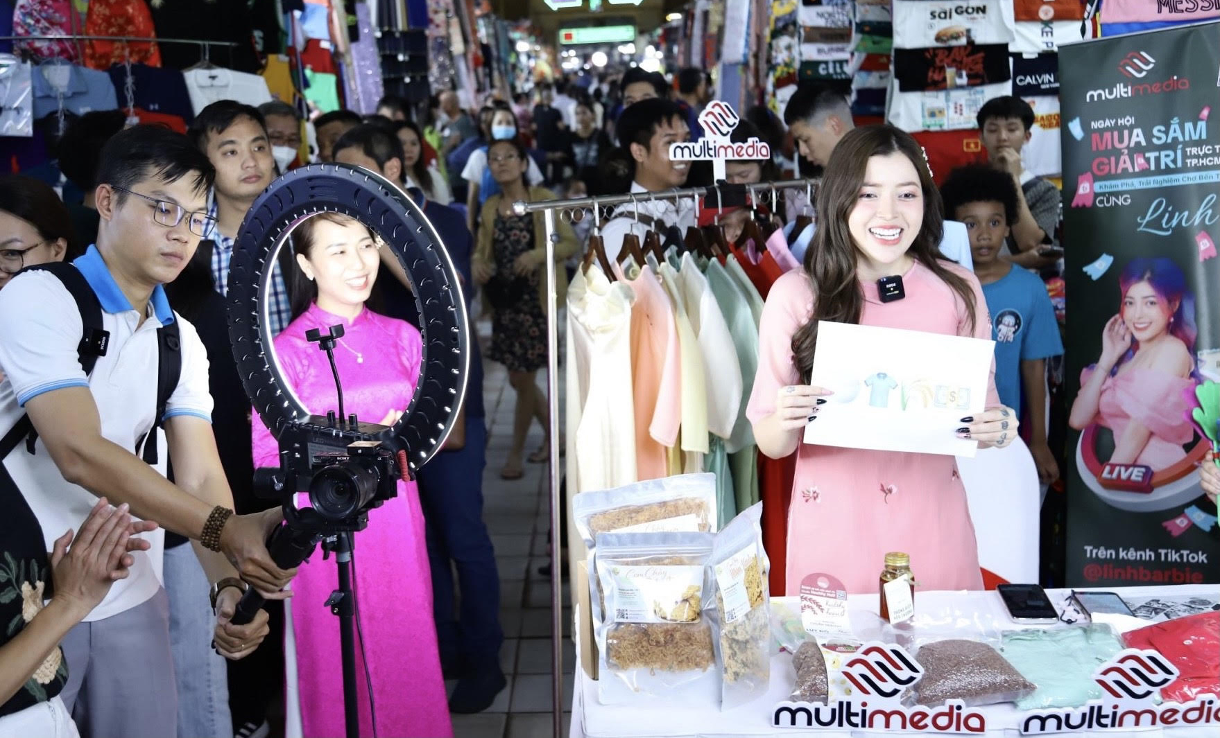 Chợ truyền thống - Ảnh 1.