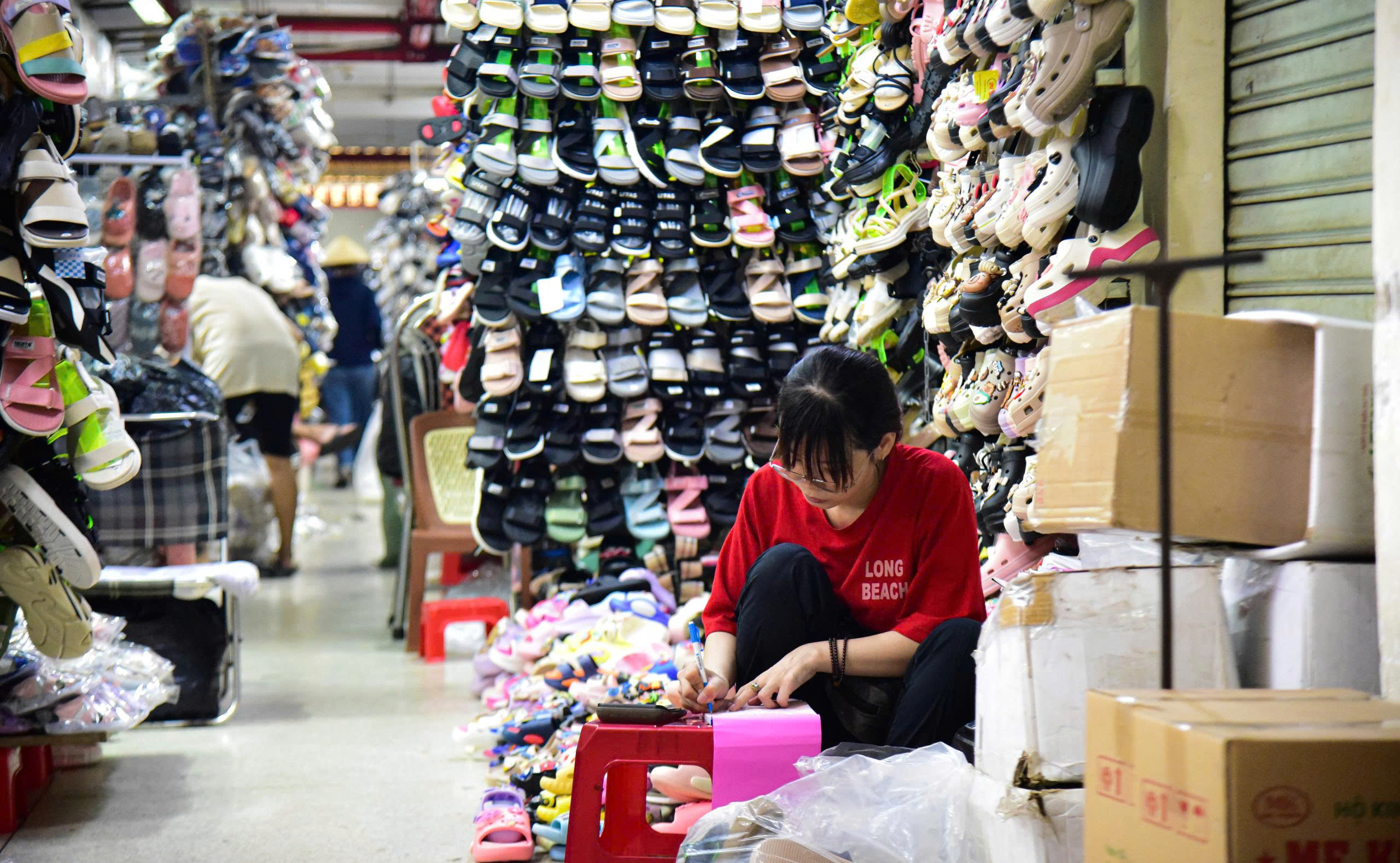 Bài toán không dễ - Ảnh 1. chợ truyền thống - Ảnh 1.