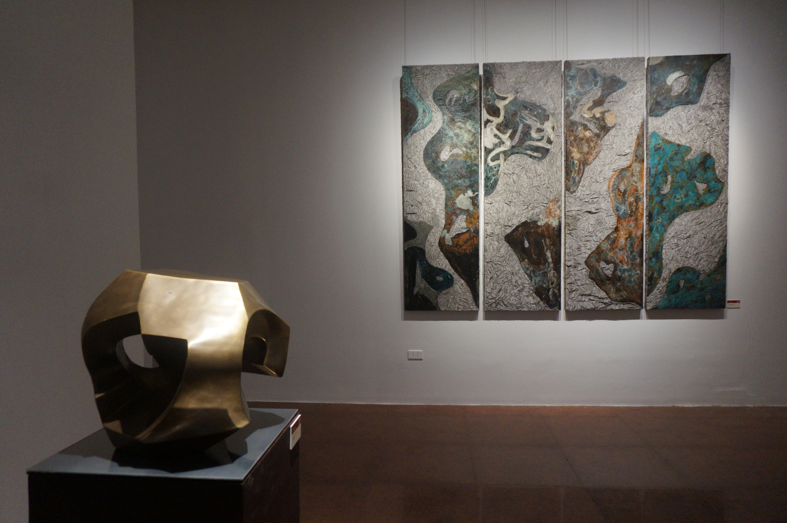 Lạ lẫm những bức tranh ‘vẽ’ bằng thép, tôn, lưới thép của Đinh Phong - Ảnh 2. Đinh Phong - Ảnh 2.