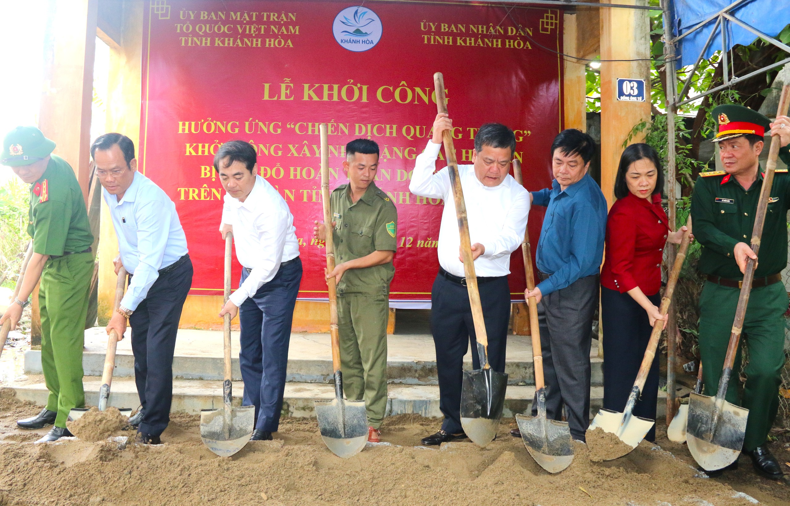 Khánh Hòa đồng loạt triển khai 'Chiến dịch Quang Trung' xây mới, sửa chữa nhà cho dân vùng lũ - Ảnh 1. Khánh Hòa - Ảnh 1.