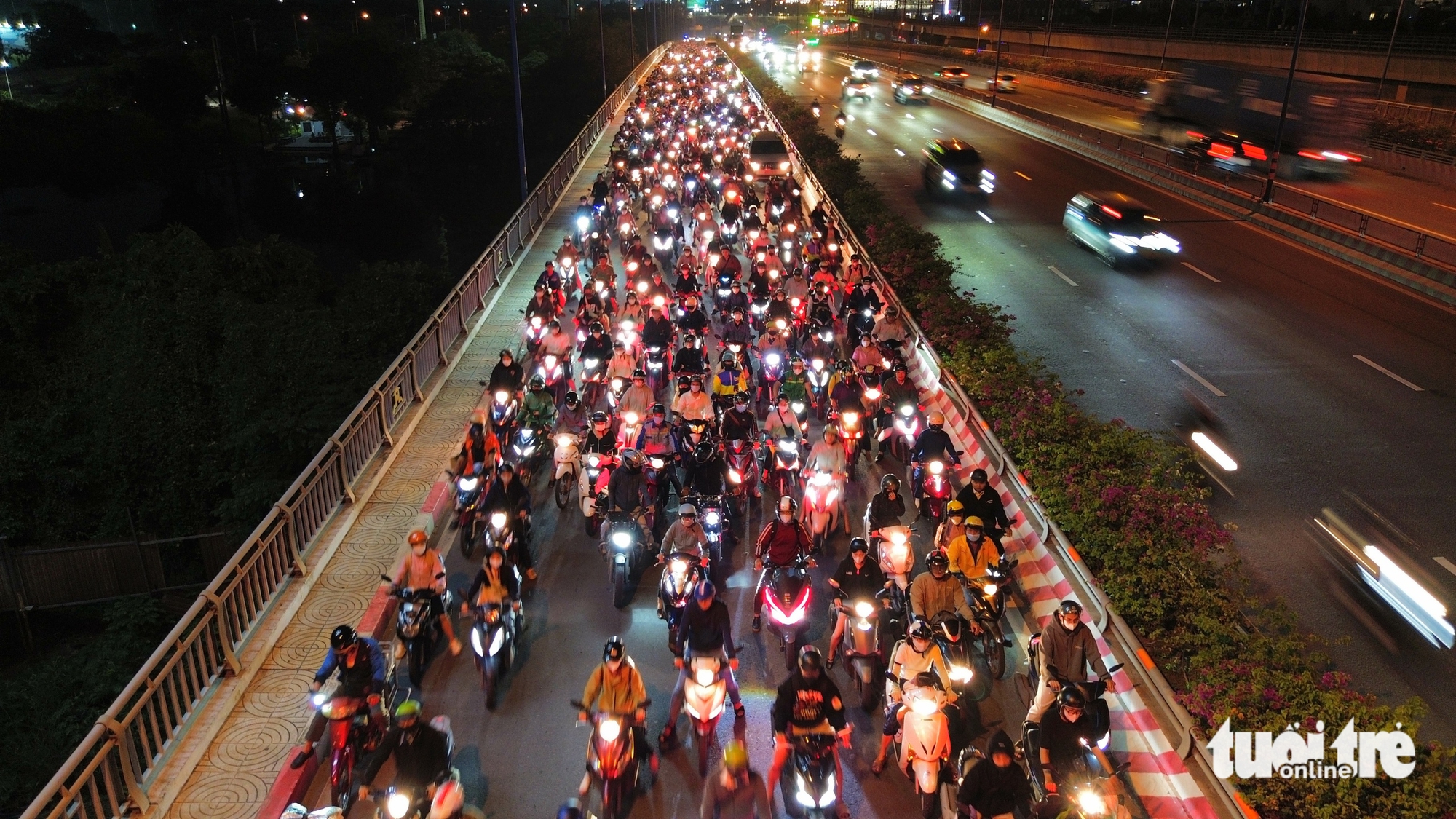 triều cường - Ảnh 1.