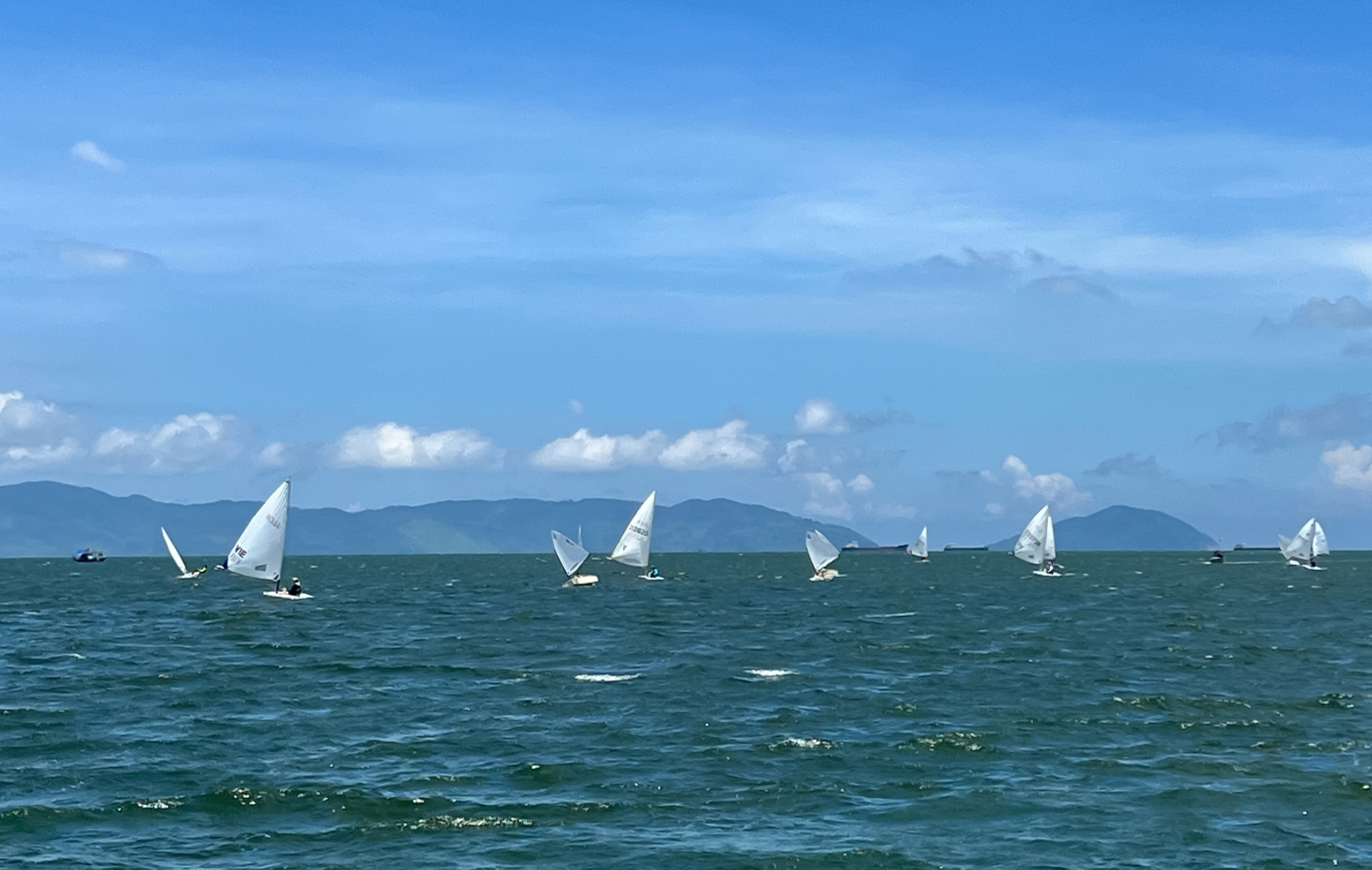 thuyền buồm - Ảnh 1.