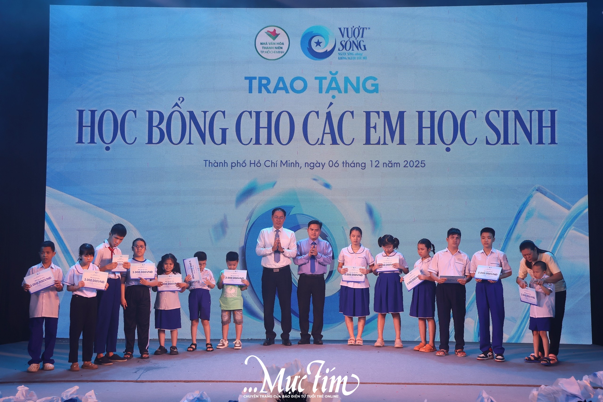 'Giới hạn là bầu trời': Chương trình nghệ thuật tôn vinh tài năng của thanh thiếu nhi khuyết tật- Ảnh 8. 'Giới hạn là bầu trời': Chương trình nghệ thuật tôn vinh tài năng của thanh thiếu nhi khuyết tật- Ảnh 8.