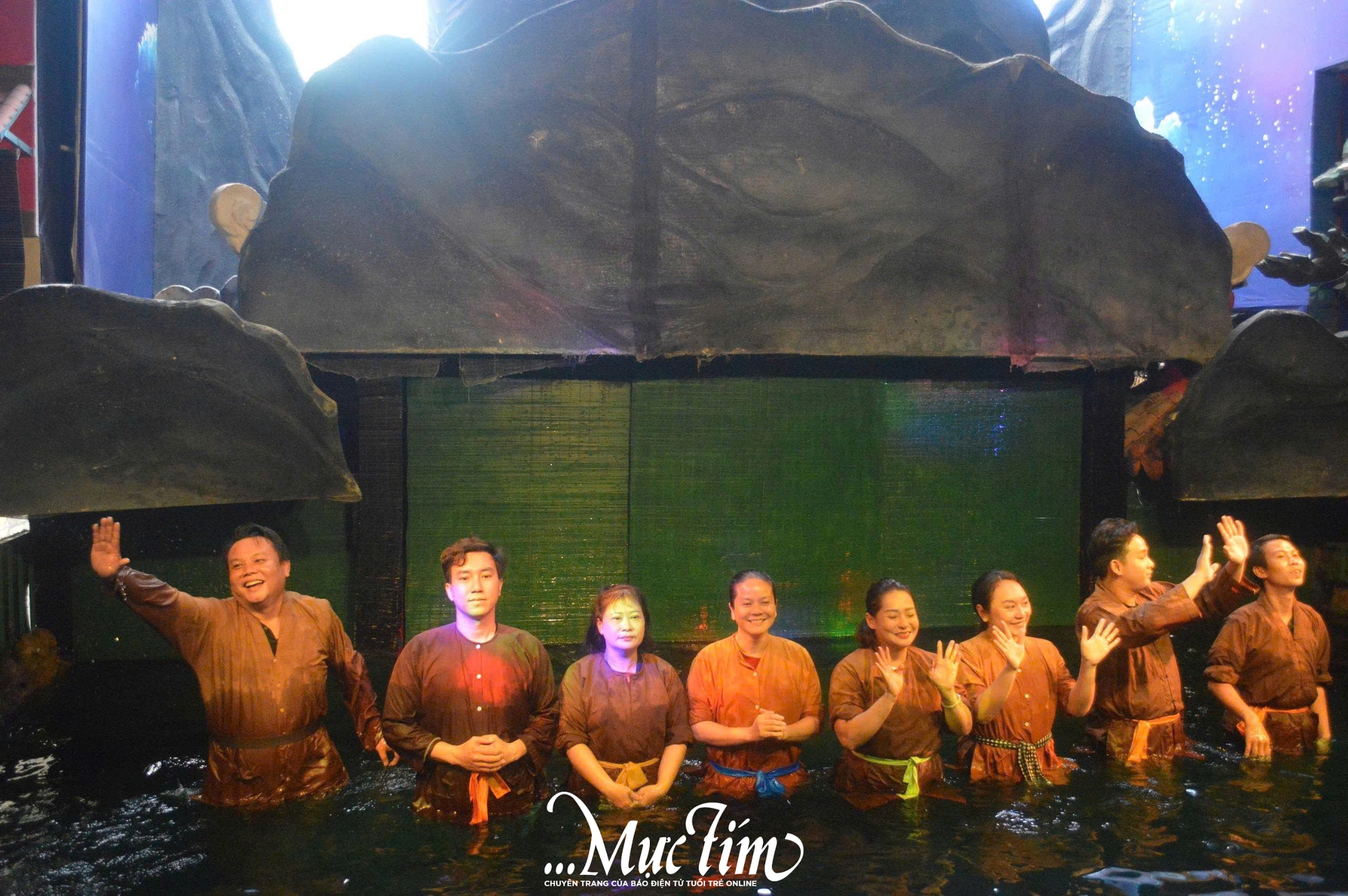 Ghé Bảo tàng Lịch sử TP.HCM xem múa rối nước- Ảnh 7. Ghé Bảo tàng Lịch sử TP.HCM xem múa rối nước- Ảnh 7.