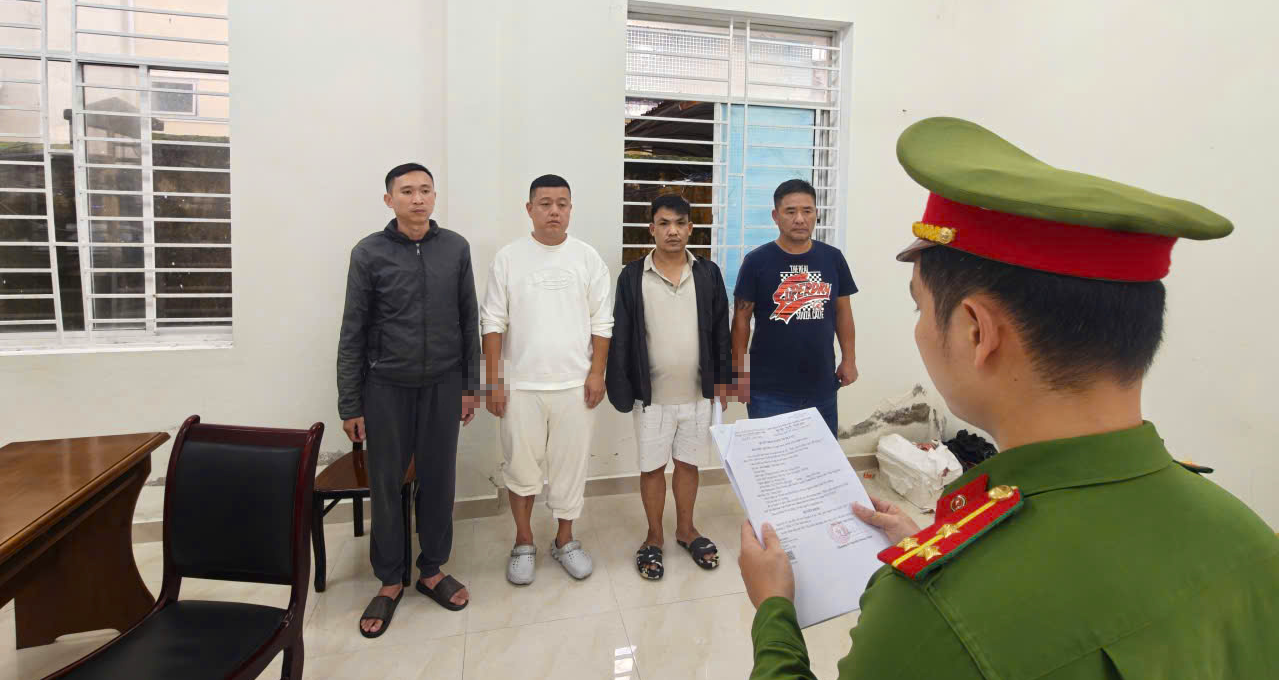 con bạc - Ảnh 1.