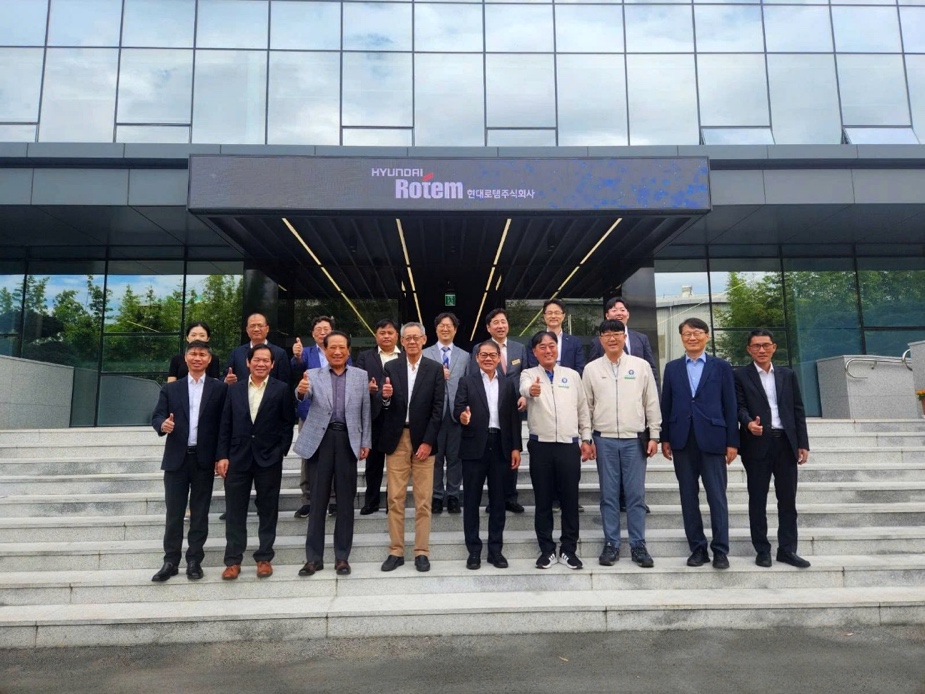 THACO ký Thỏa thuận với Hyundai Rotem, phát triển công nghiệp đường sắt - Ảnh 3.