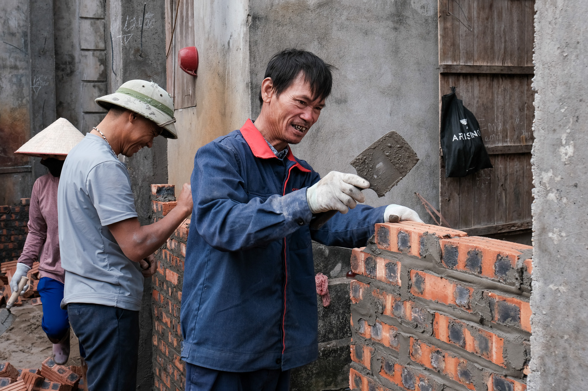 Tin tức sáng 10-6: Xóa xong nhà tạm, nhà dột nát trước 31-8; Cấp cứu 2 trẻ nuốt phải tăm xỉa răng - Ảnh 1. nhà tạm - Ảnh 1.