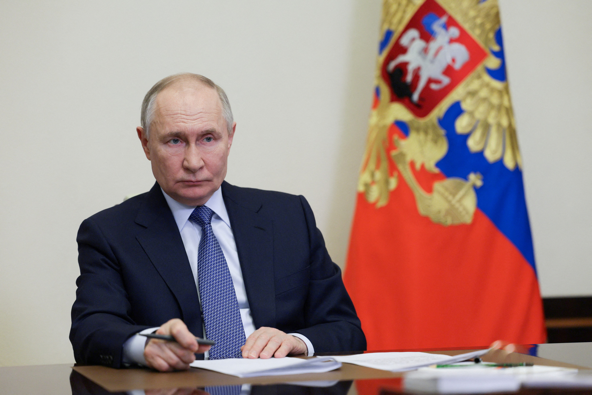 Ông Putin cho phép quỹ phương Tây bán chứng khoán Nga - Ảnh 1. Ông Putin cho phép quỹ phương Tây bán chứng khoán Nga - Ảnh 1.