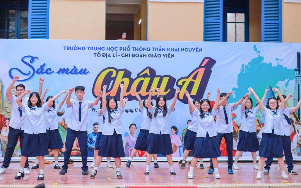 Đến Trường THPT Trần Khai Nguyên nghe tư vấn tuyển sinh, teen THCS thích mê sân chơi câu lạc bộ đầy màu sắc - Ảnh 5.