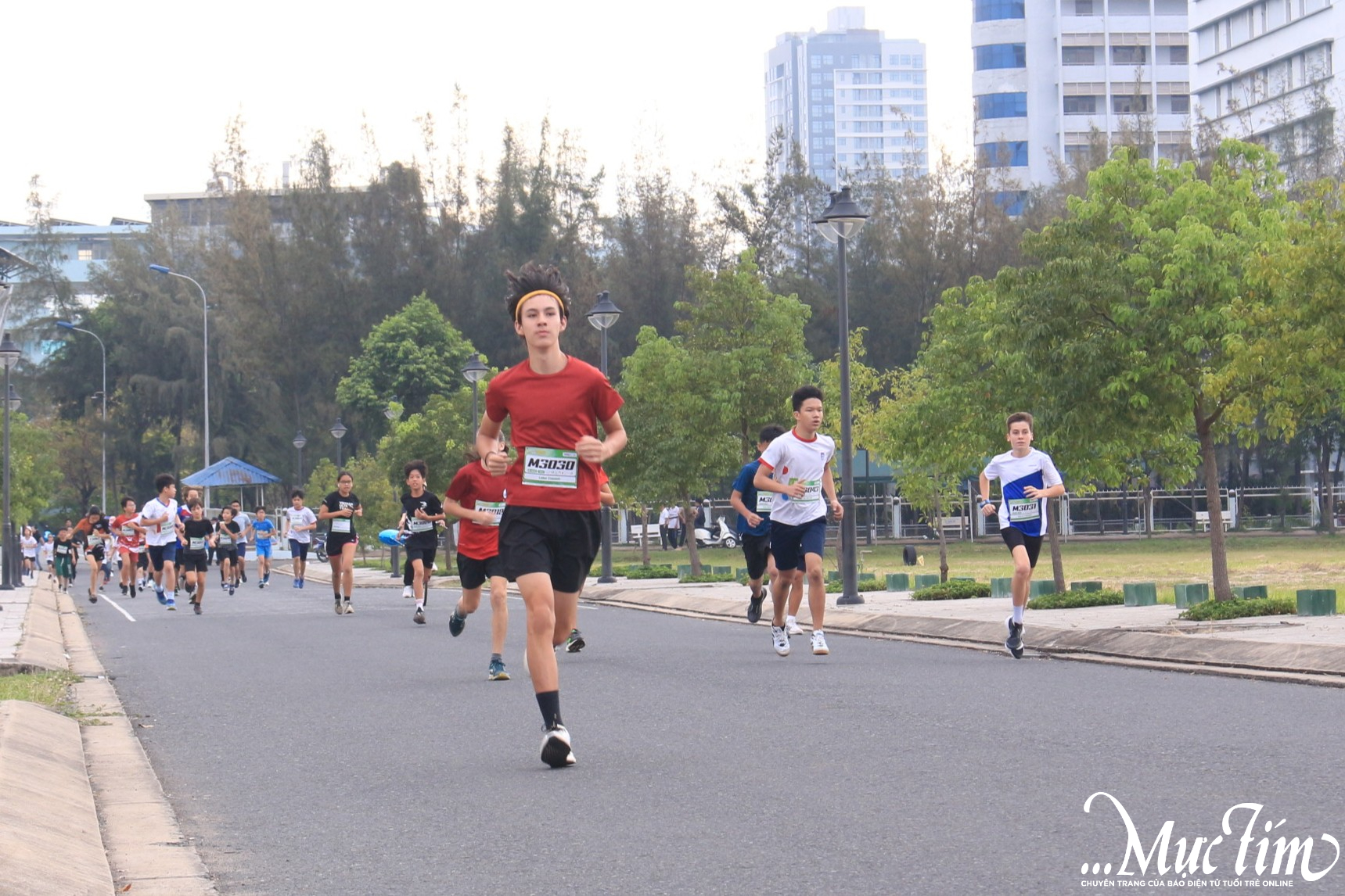 400 runner nhí tại TP.HCM cùng 'xỏ giày' chạy bộ- Ảnh 2.