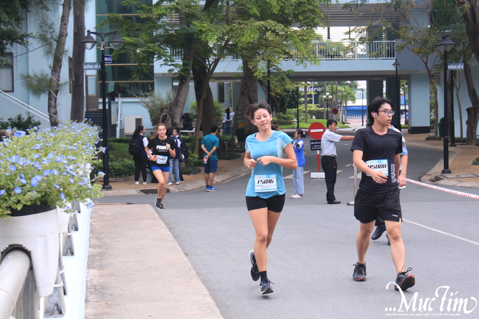 400 runner nhí tại TP.HCM cùng 'xỏ giày' chạy bộ- Ảnh 4.