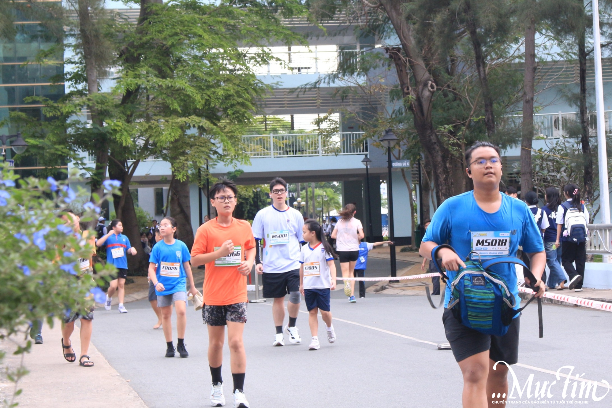 400 runner nhí tại TP.HCM cùng 'xỏ giày' chạy bộ- Ảnh 5.