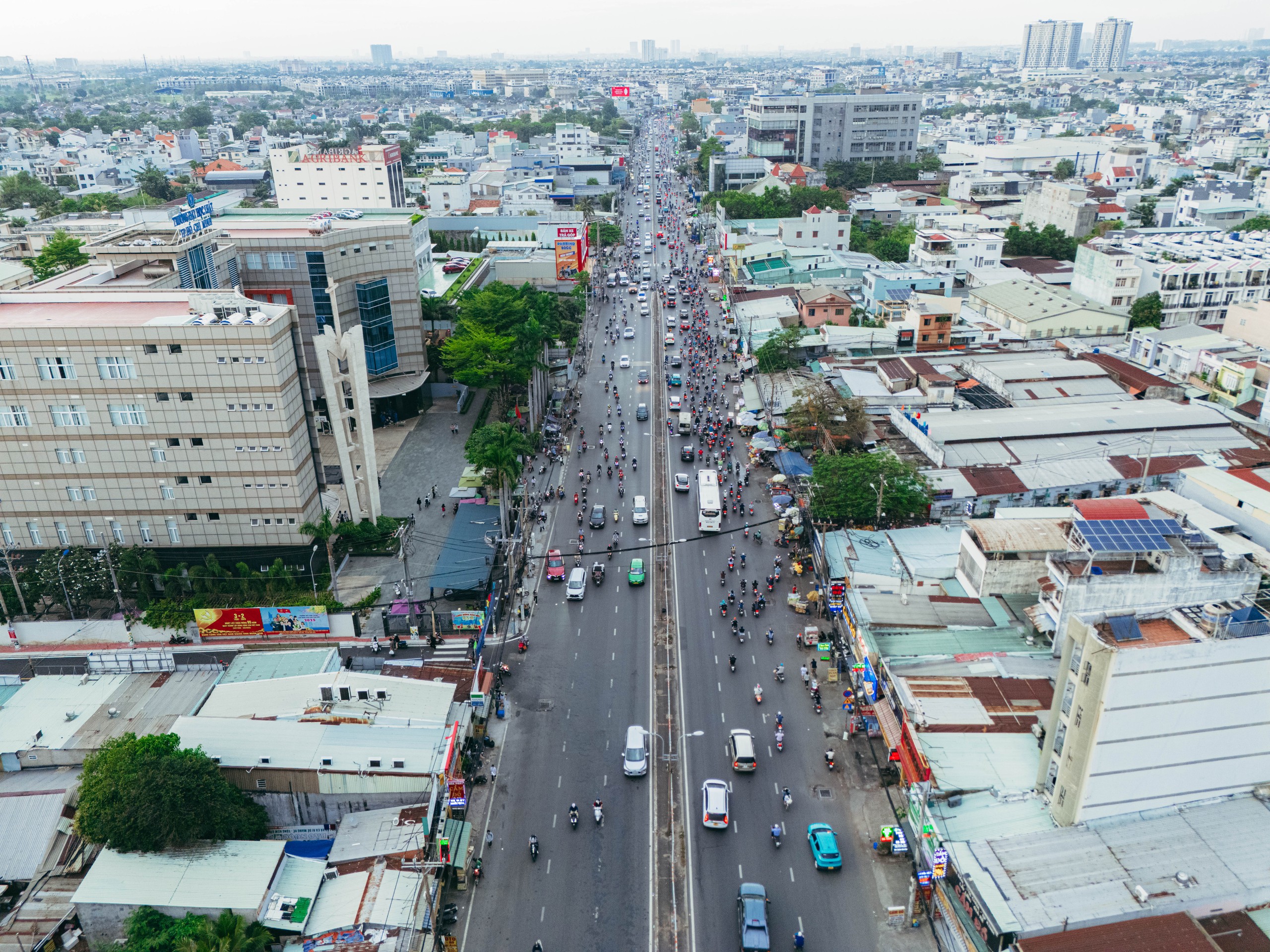 Quốc lộ 13 từ Bình Triệu đến ranh Bình Dương cũ mở rộng 14 làn xe, dự kiến thông xe năm 2028 - Ảnh 1.