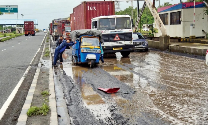 Đường cao tốc xấu phải dừng thu phí, tòa án phán quyết: 'Trạm thu phí không phải nơi vơ vét tiền' - Ảnh 4.