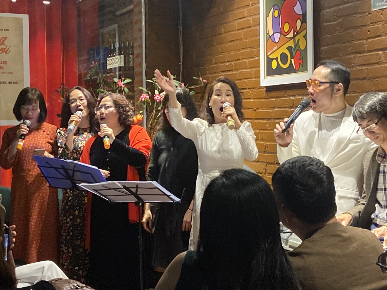 Giáng Son sings Trịnh Công Sơn's songs to celebrate his birthday - Photo 1. Giáng Son hát nhạc Trịnh mừng sinh nhật Trịnh Công Sơn - Ảnh 1.
