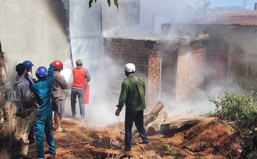 Bình gas còn nguyên nhưng người đàn ông tử vong sau tiếng nổ lớn - Ảnh 1.