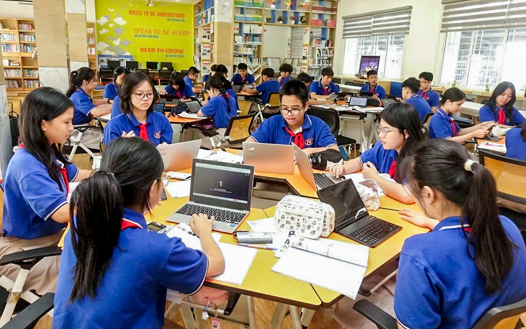 'Trường tiên tiến, hội nhập' thay đổi mức thu học phí, phụ huynh lo xáo trộn - Ảnh 1. 'Trường tiên tiến, hội nhập' thay đổi mức thu học phí, phụ huynh lo xáo trộn - Ảnh 1.