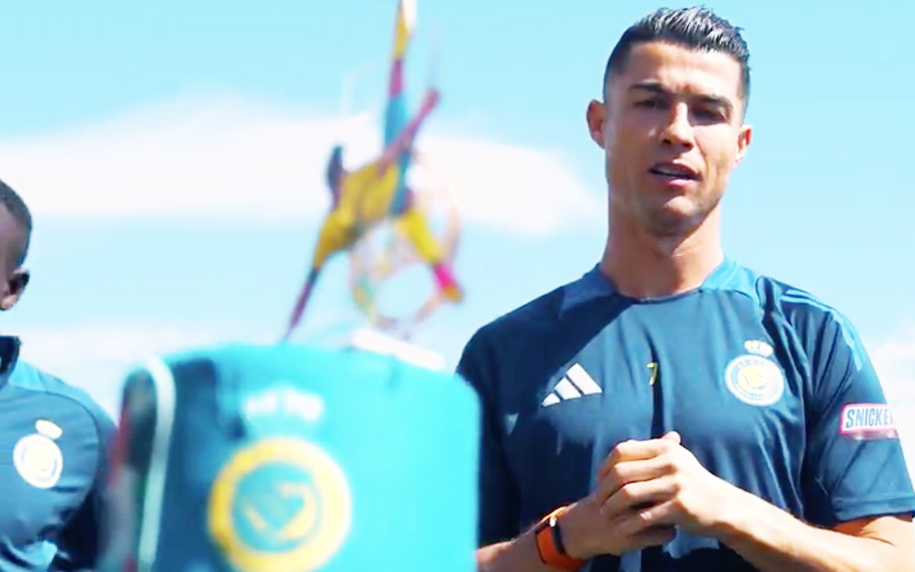 Cristiano Ronaldo bị chỉ trích vì chê fan hâm mộ xấu - Ảnh 1.