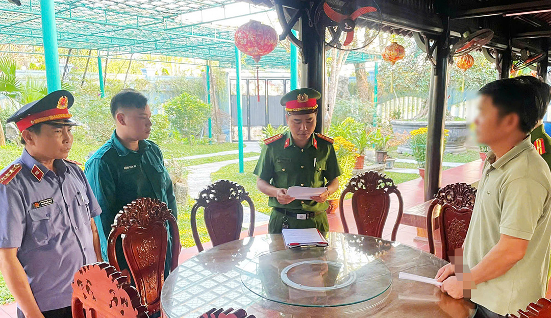 Bắt người đàn ông trốn thuế hơn 20 tỉ đồng - Ảnh 1. Bắt người đàn ông trốn thuế hơn 20 tỉ đồng - Ảnh 1.