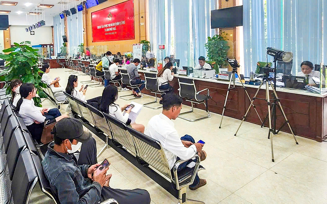 Gần 800 người nghỉ việc sau tinh gọn bộ máy ở Huế, dự kiến trả hơn 1,3 tỉ đồng/người - Ảnh 1. Huế khoảng 776 người nghỉ việc sau khi tinh gọn bộ máy, mỗi người dự kiến lãnh hơn 1,3 tỉ đồng - Ảnh 1.