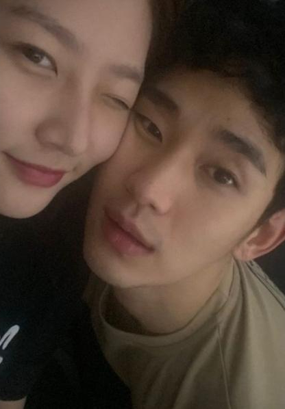 Kim Soo Hyun bị 'khui' từng hẹn hò cố diễn viên Kim Sae Ron năm cô 15 tuổi - Ảnh 2. Kim Soo Hyun bị 'khui' từng hẹn hò cố diễn viên Kim Sae Ron năm cô 15 tuổi - Ảnh 2.