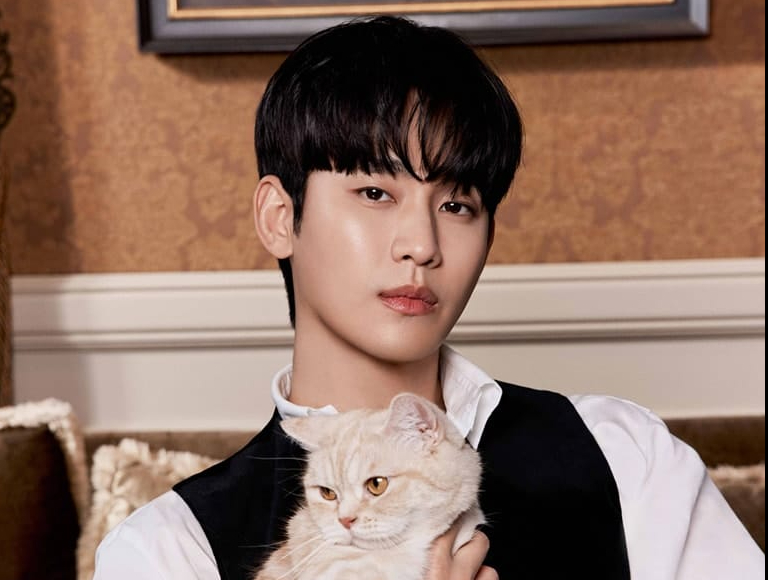 Kim Soo Hyun giữ nguyên lập trường, không lao đao vì ồn ào với Kim Sae Ron? - Ảnh 4. Kim Soo Hyun giữ nguyên lập trường, không lao đao vì ồn ào với Kim Sae Ron? - Ảnh 3.
