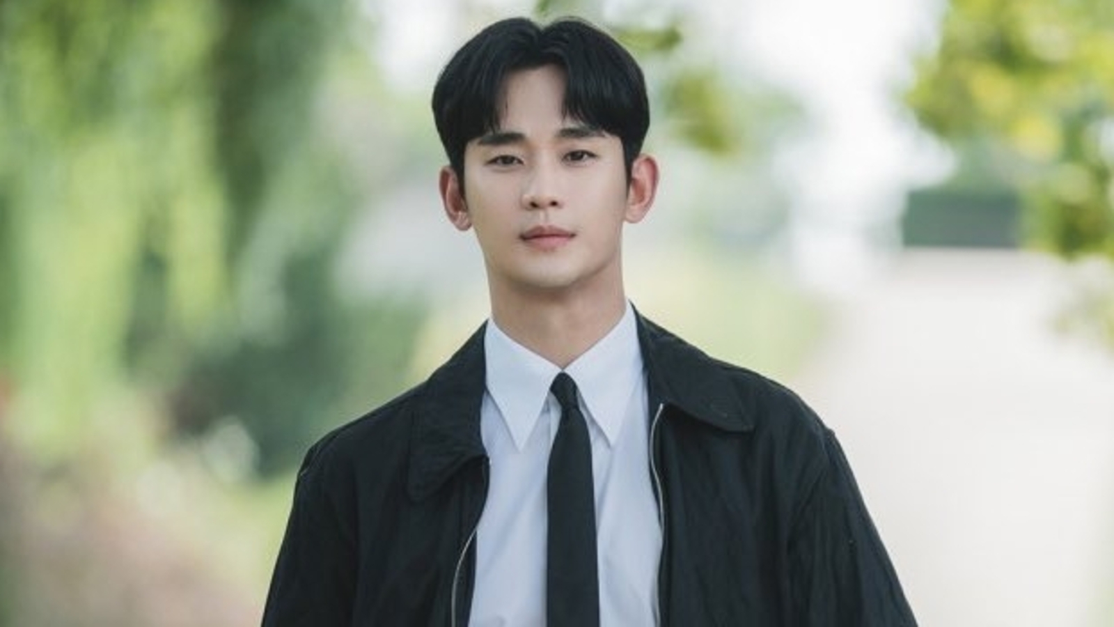 Trước scandal, Kim Soo Hyun đã có sự nghiệp rực rỡ thế nào?- Ảnh 5. Trước scandal, Kim Soo Hyun đã có sự nghiệp rực rỡ thế nào?- Ảnh 5.