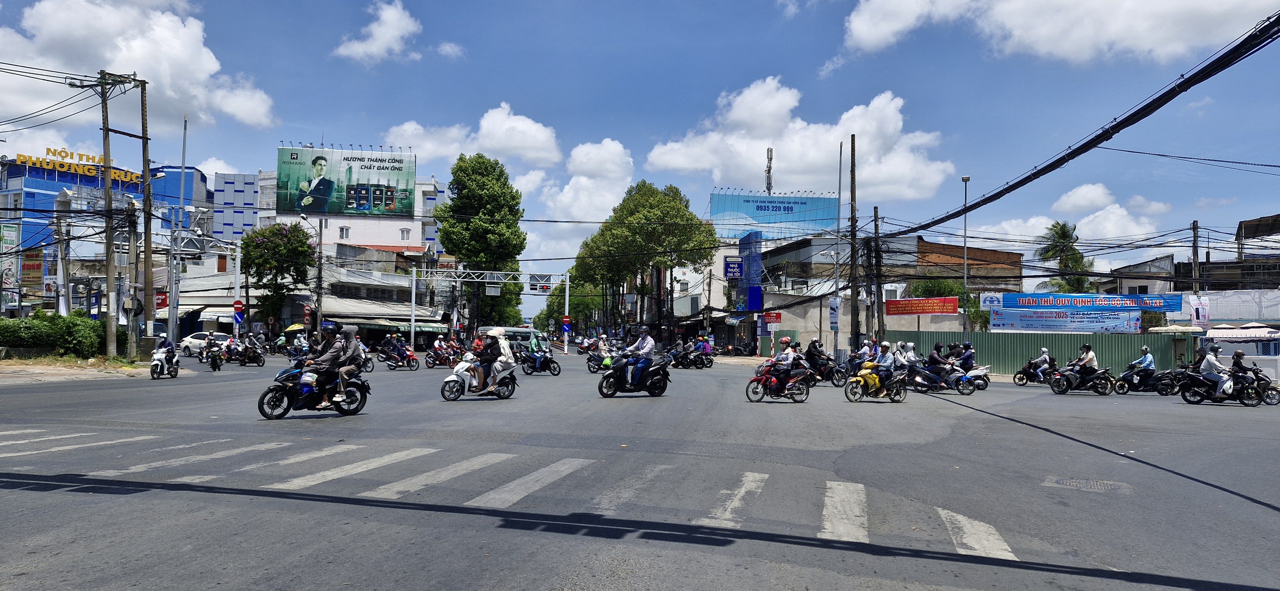 Mở rộng nút giao thường xuyên ùn tắc giao thông tại trung tâm Cần Thơ - Ảnh 1.