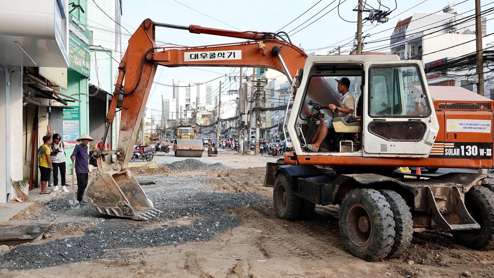 Xây metro 2 sao phải chờ đến cuối năm!? - Ảnh 1.