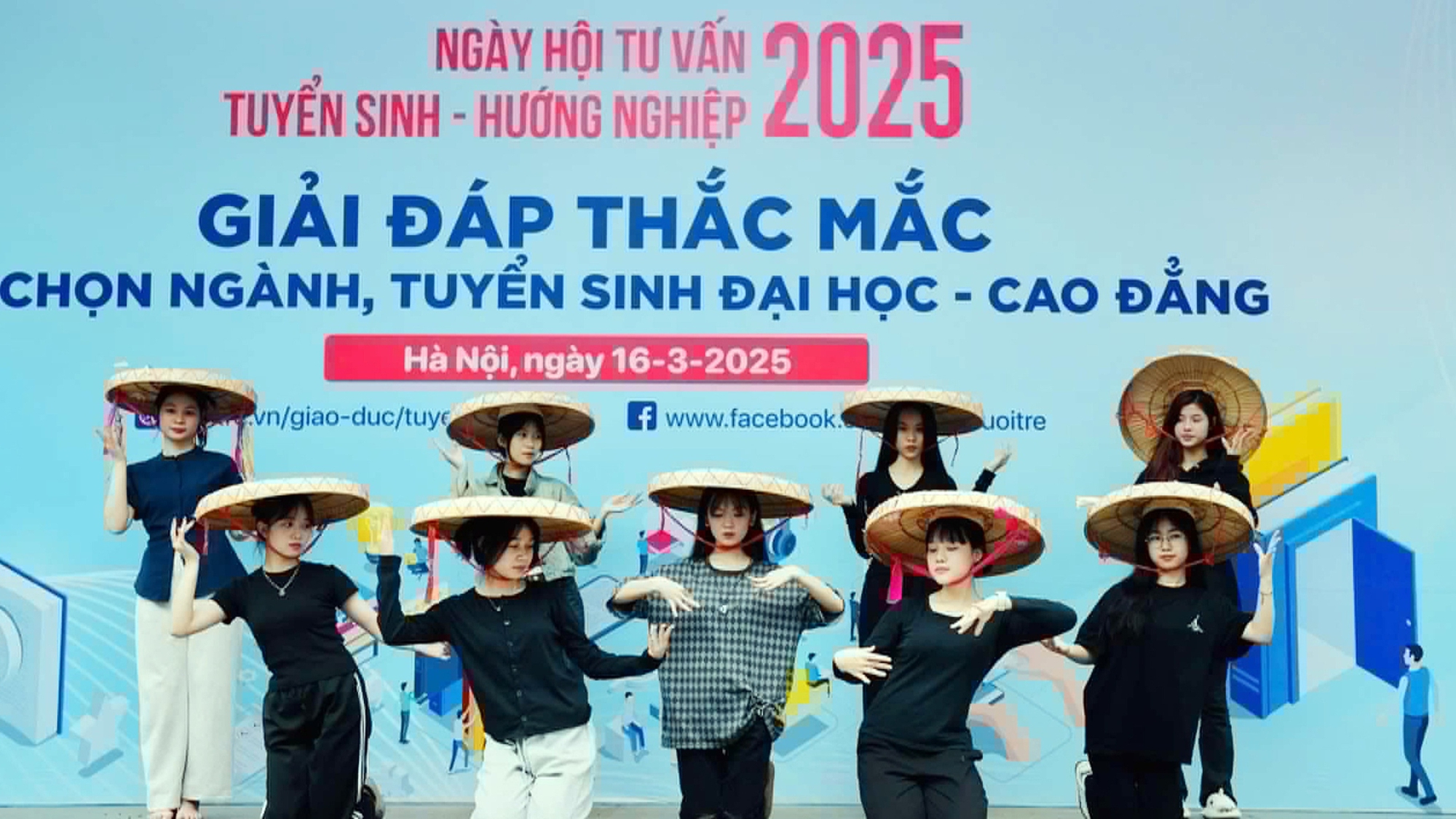Tư vấn tuyển sinh: 'Mở bung' cánh cửa giúp học sinh cho ngành học - Ảnh 1.