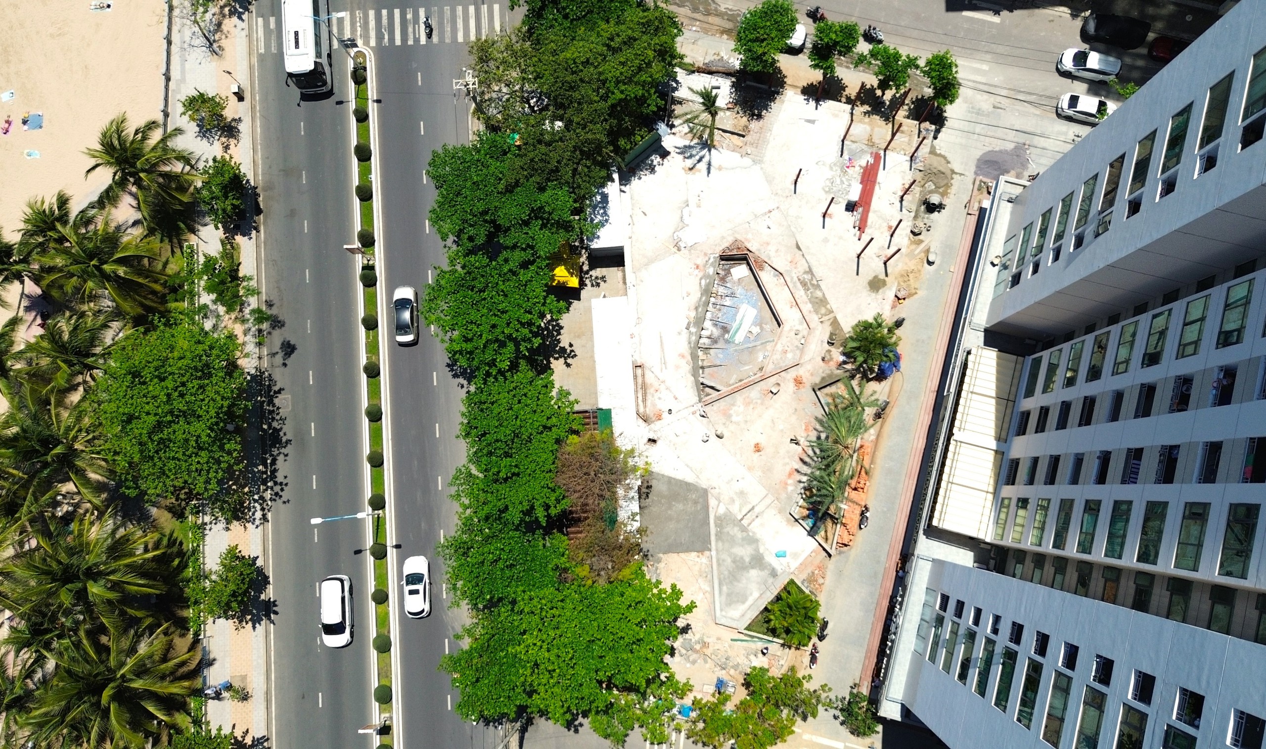 Xây dựng quán cà phê trái phép ở khu căn hộ cao cấp Mường Thanh Viễn Triều? - Ảnh 5. Xây dựng quán cà phê trái phép ở khu căn hộ cao cấp Mường Thanh Viễn Triều? - Ảnh 5.