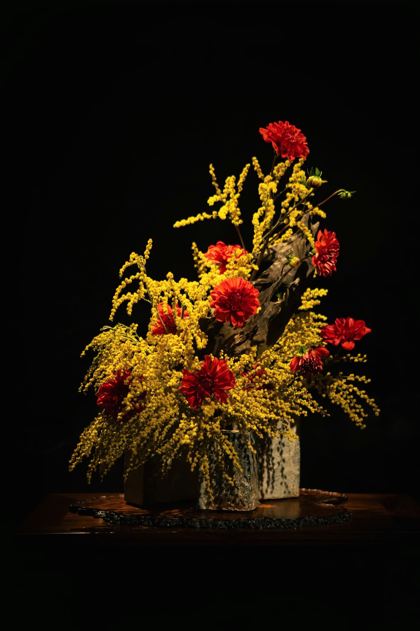 Mê mẩn vườn hoa Ikebana đầy ‘khí chất’ của nghệ nhân Đỗ Thị Thu Phượng  - Ảnh 3.