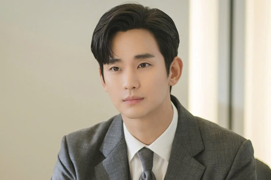 Kim Soo Hyun - Ảnh 1.