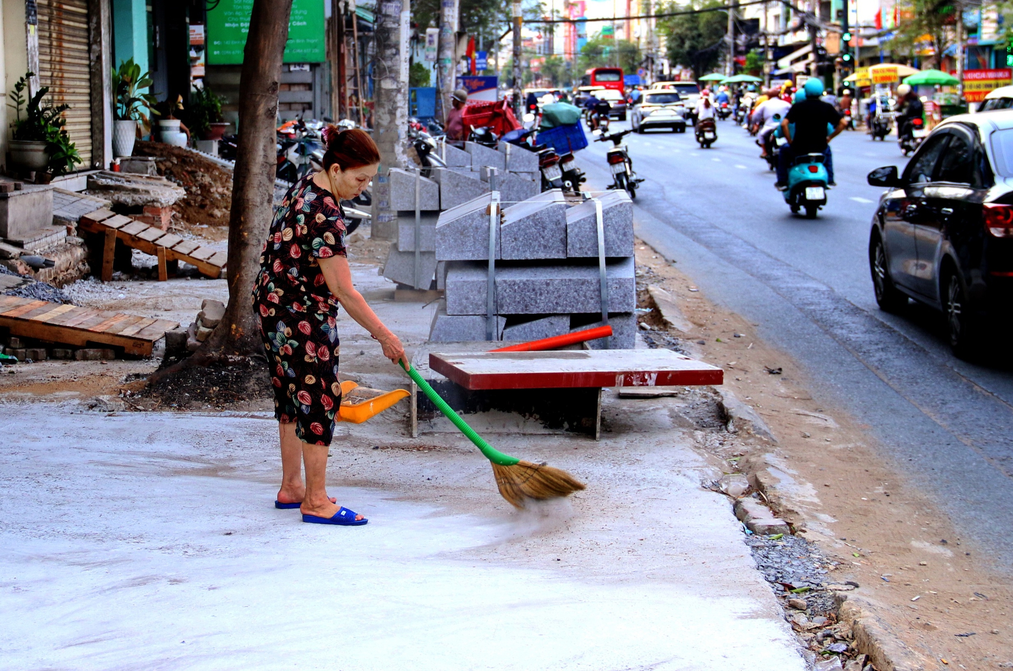 Chấm dứt nhập nhằng chung - riêng, thu phí và bảo trì vỉa hè thường xuyên - Ảnh 1.