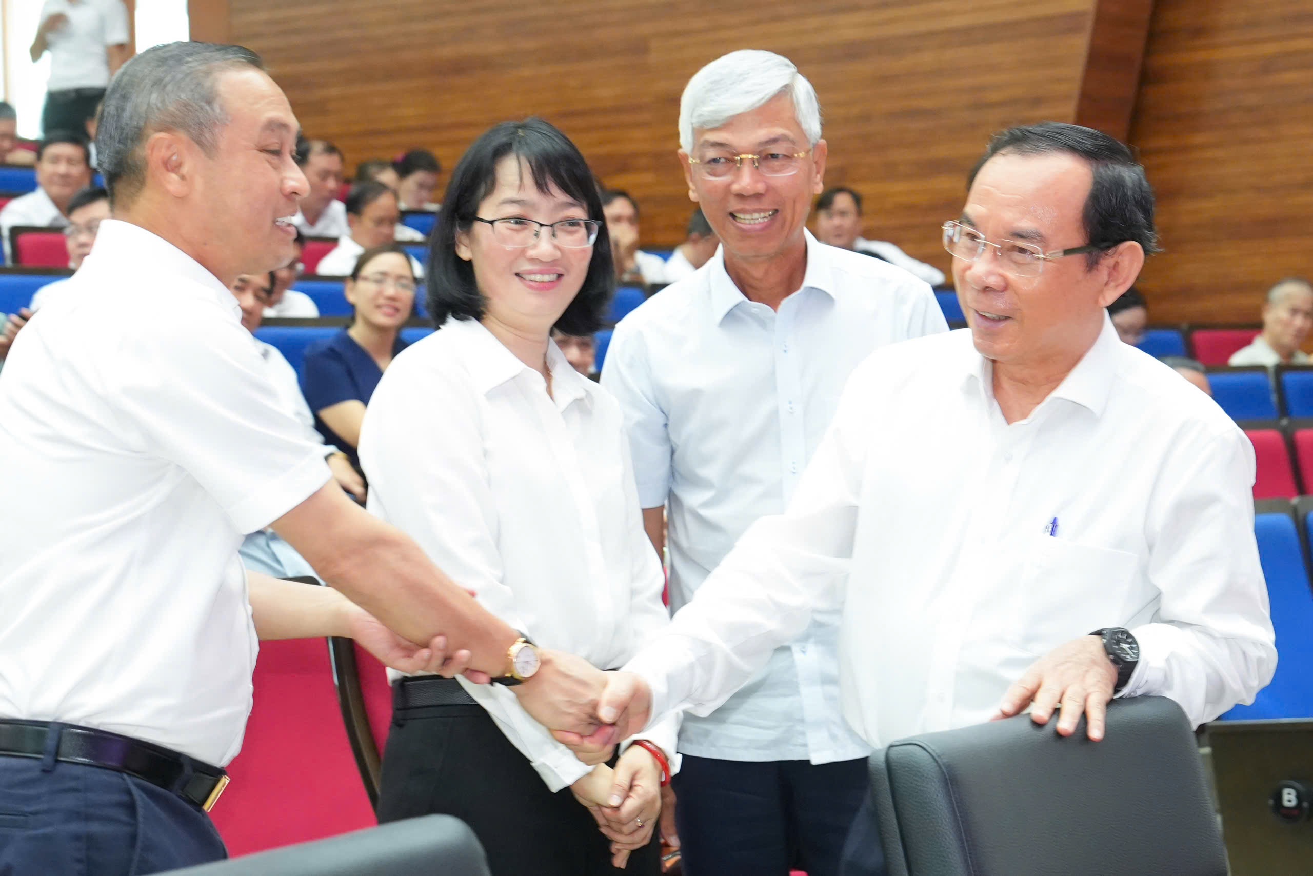 Bí thư Nguyễn Văn Nên: Khẩn trương đánh giá thực chất từng cán bộ để bố trí đúng năng lực - Ảnh 1.