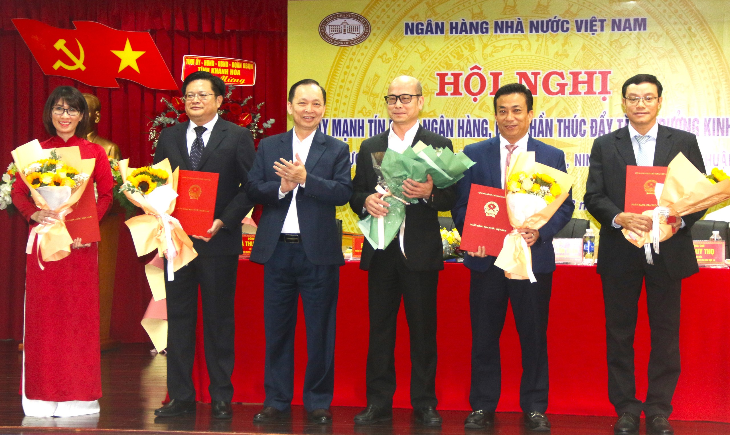 Gặp lãnh đạo Ngân hàng Nhà nước, doanh nghiệp kiến nghị ổn định tỉ giá, lãi suất vay - Ảnh 3. Gặp lãnh đạo Ngân hàng Nhà nước, doanh nghiệp kiến nghị ổn định tỉ giá, lãi suất vay - Ảnh 3.