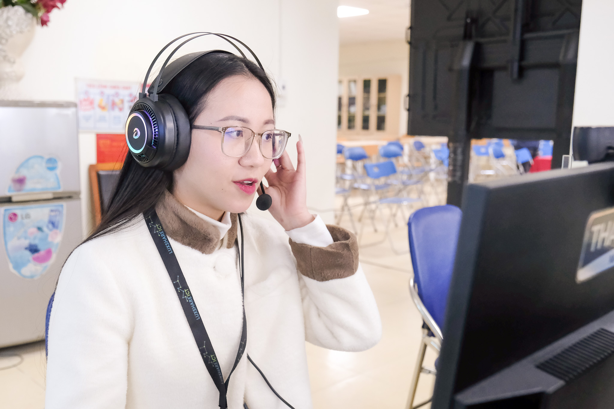 Ngành điện tử, bán dẫn phát triển, doanh nghiệp 'đỏ mắt' tuyển dụng lao động phổ thông - Ảnh 1. Ngành điện tử, bán dẫn phát triển, doanh nghiệp 'đỏ mắt' tuyển dụng lao động phổ thông - Ảnh 1.